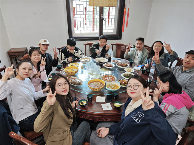 1715391053194187.jpg 1714982356856.jpg