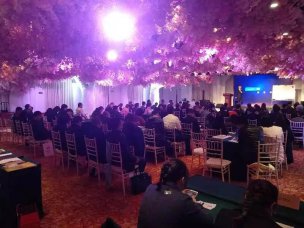 祝賀煙臺智聯(lián)網(wǎng)絡 “互聯(lián)聚匯·智能未來”全網(wǎng)營銷企業(yè)家高峰論壇圓滿成功